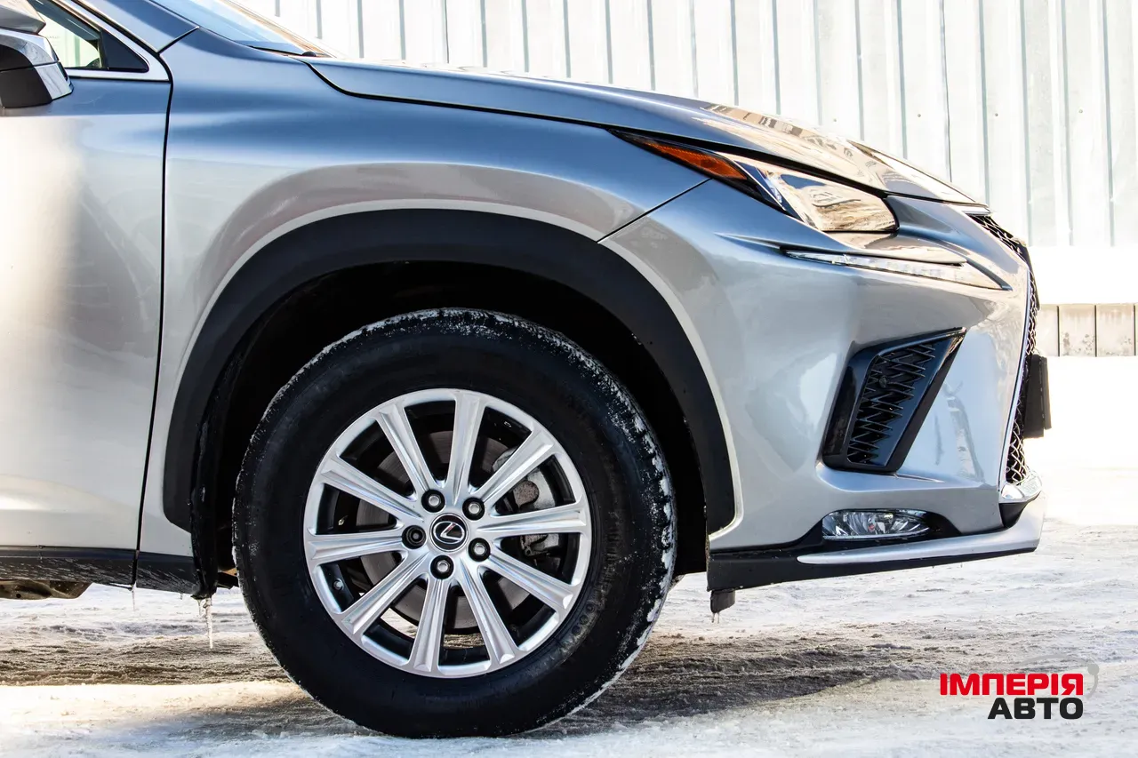 Lexus NX - фото 24