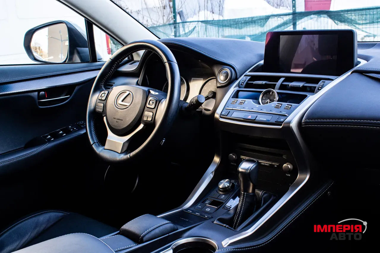 Lexus NX - фото 6