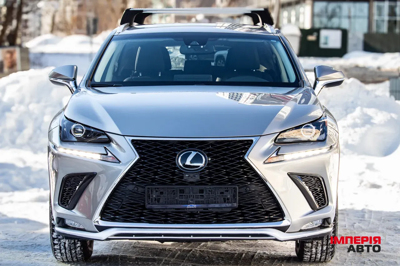 Lexus NX - фото 12