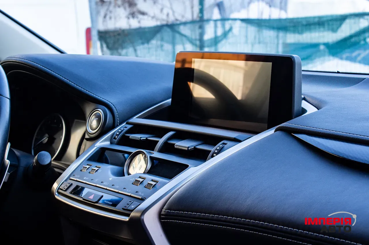 Lexus NX - фото 2