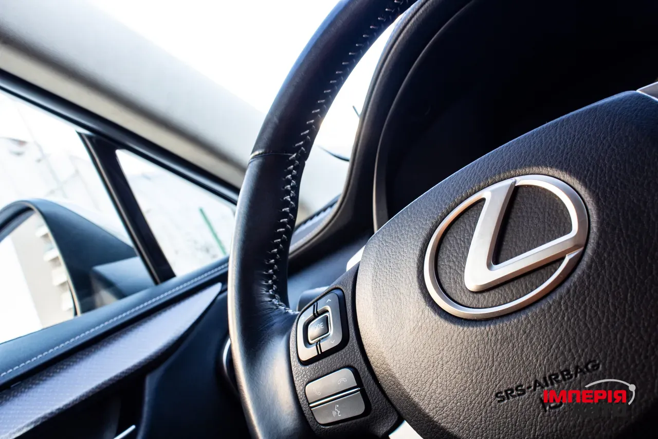 Lexus NX - фото 8