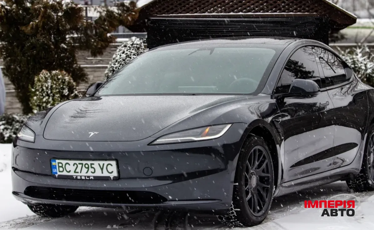 Tesla Model 3 - фото 1