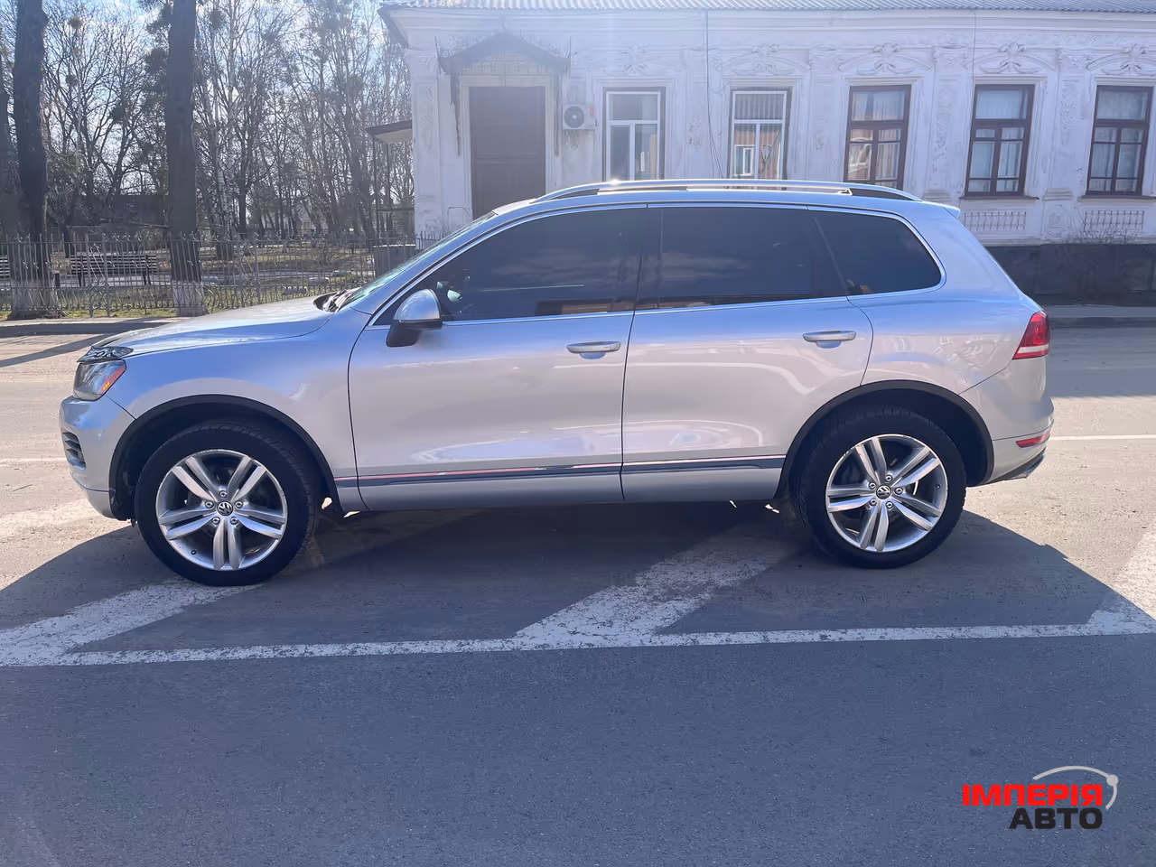 Volkswagen Touareg - фото 5