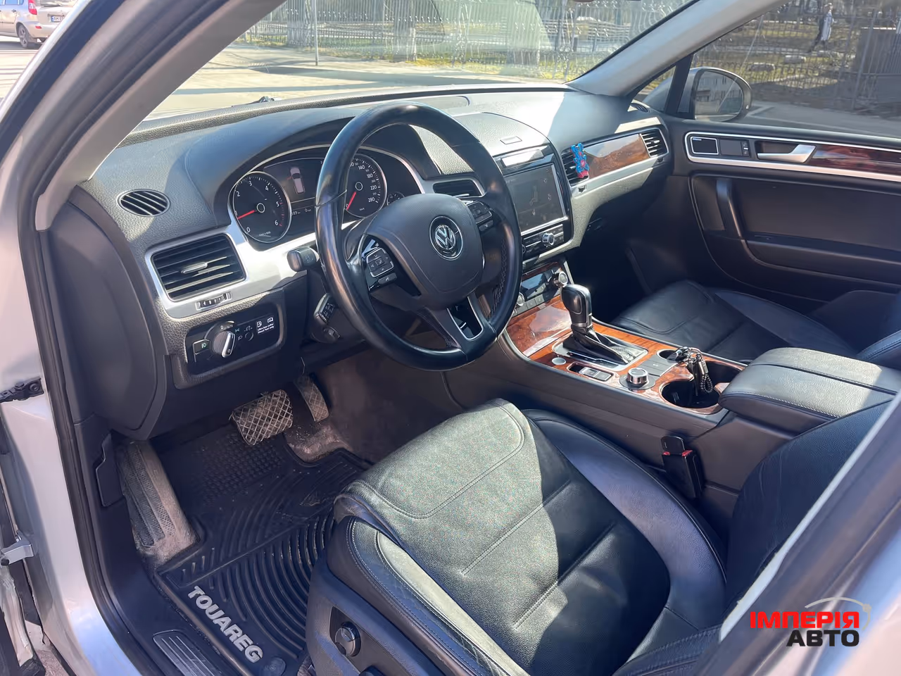 Volkswagen Touareg - фото 25