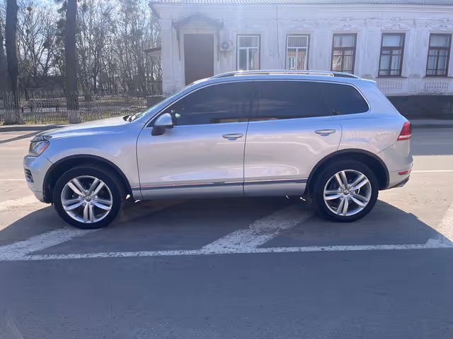 Volkswagen Touareg - фото 5
