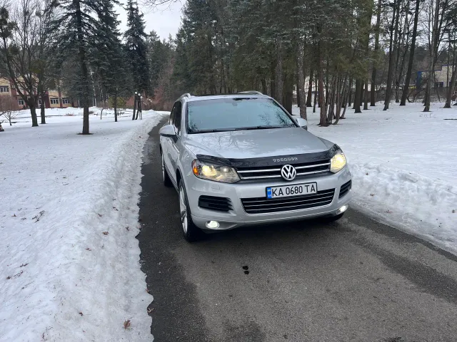 Volkswagen Touareg - фото 1
