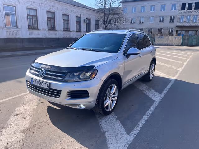 Volkswagen Touareg - фото 3
