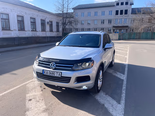 Volkswagen Touareg - фото 2