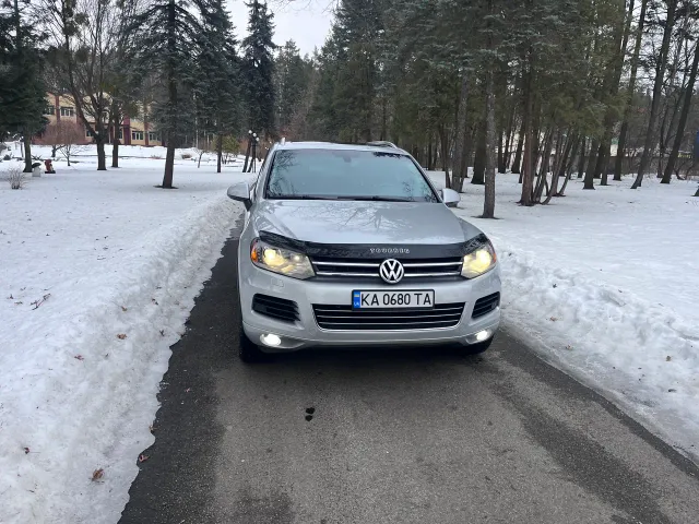 Volkswagen Touareg - фото 2