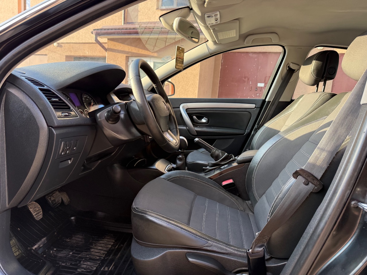 Renault Laguna - фото 16