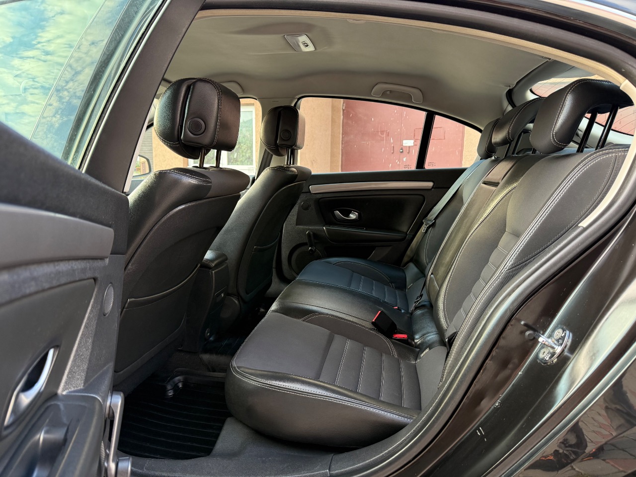 Renault Laguna - фото 10