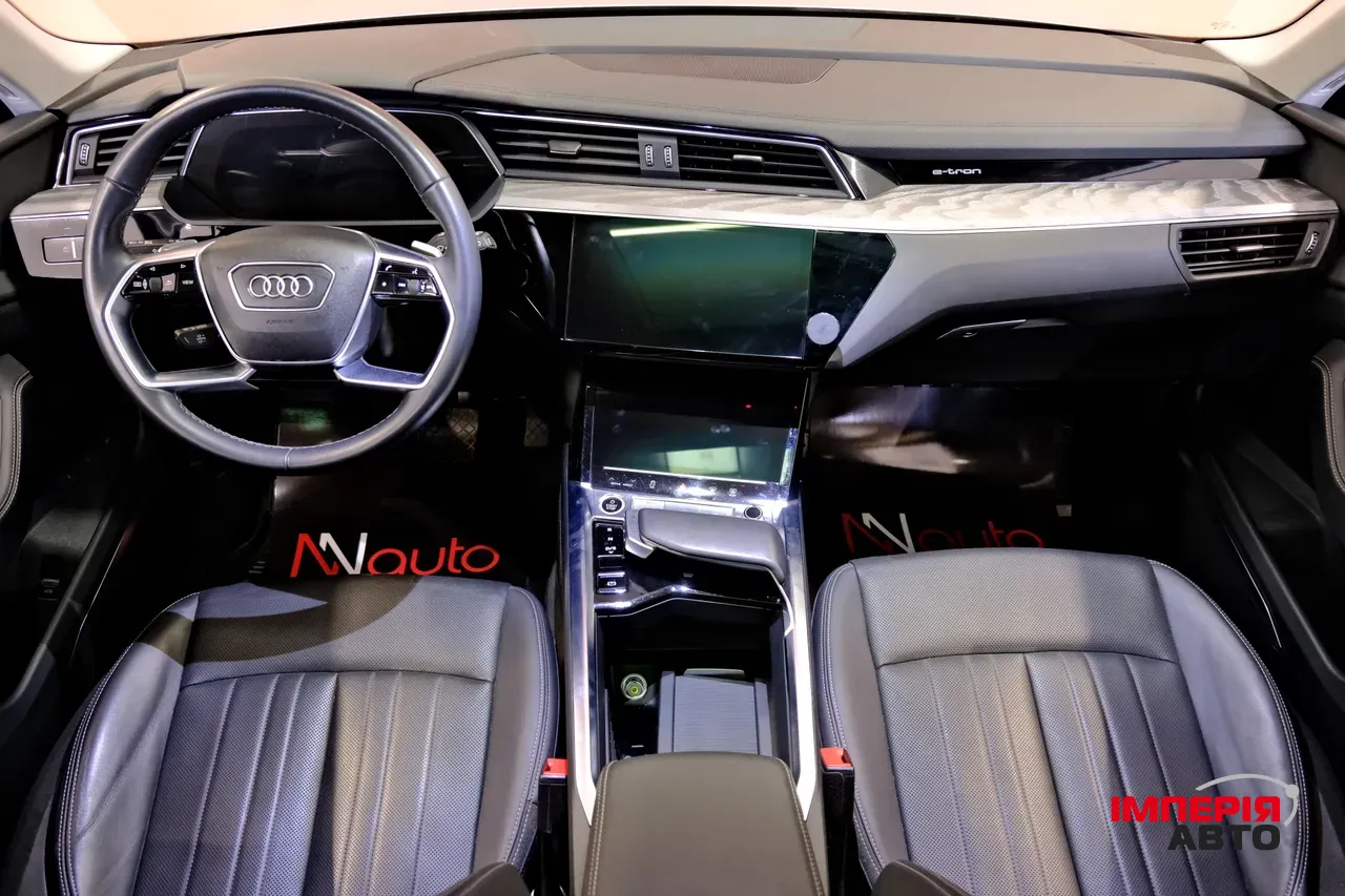Audi e-tron - фото 7