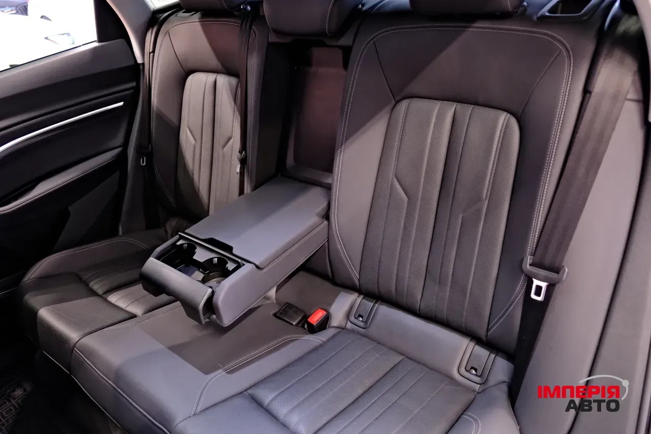 Audi e-tron - фото 9