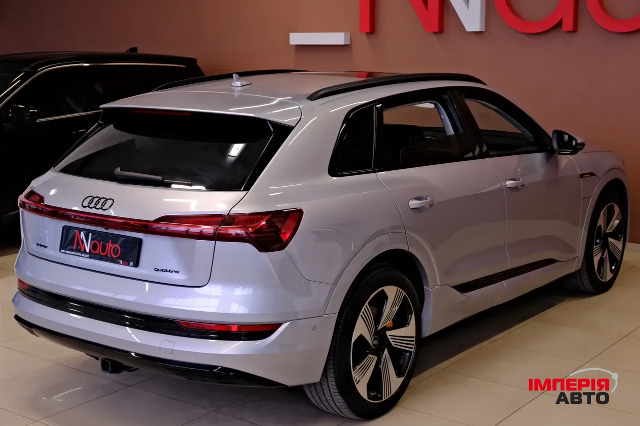 Audi e-tron - фото 5