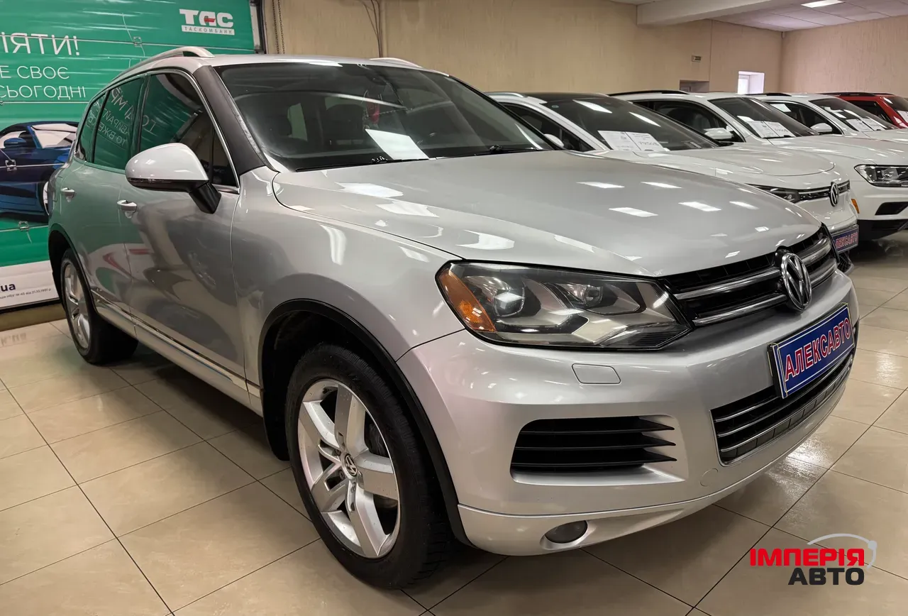 Volkswagen Touareg - фото 5