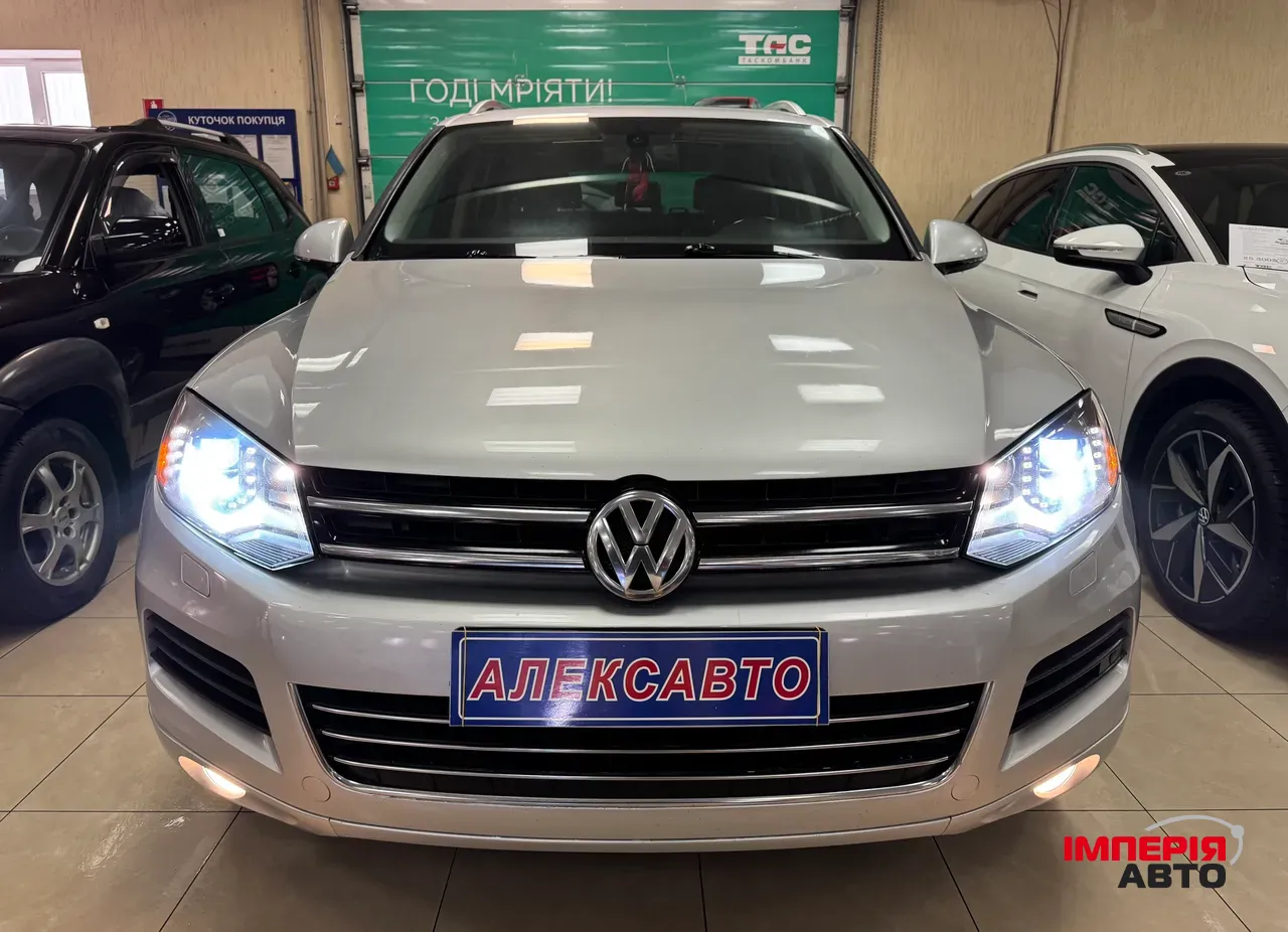 Volkswagen Touareg - фото 6