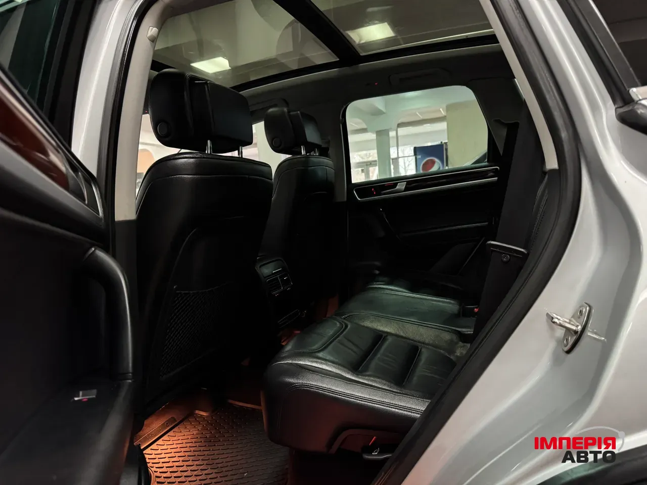 Volkswagen Touareg - фото 7