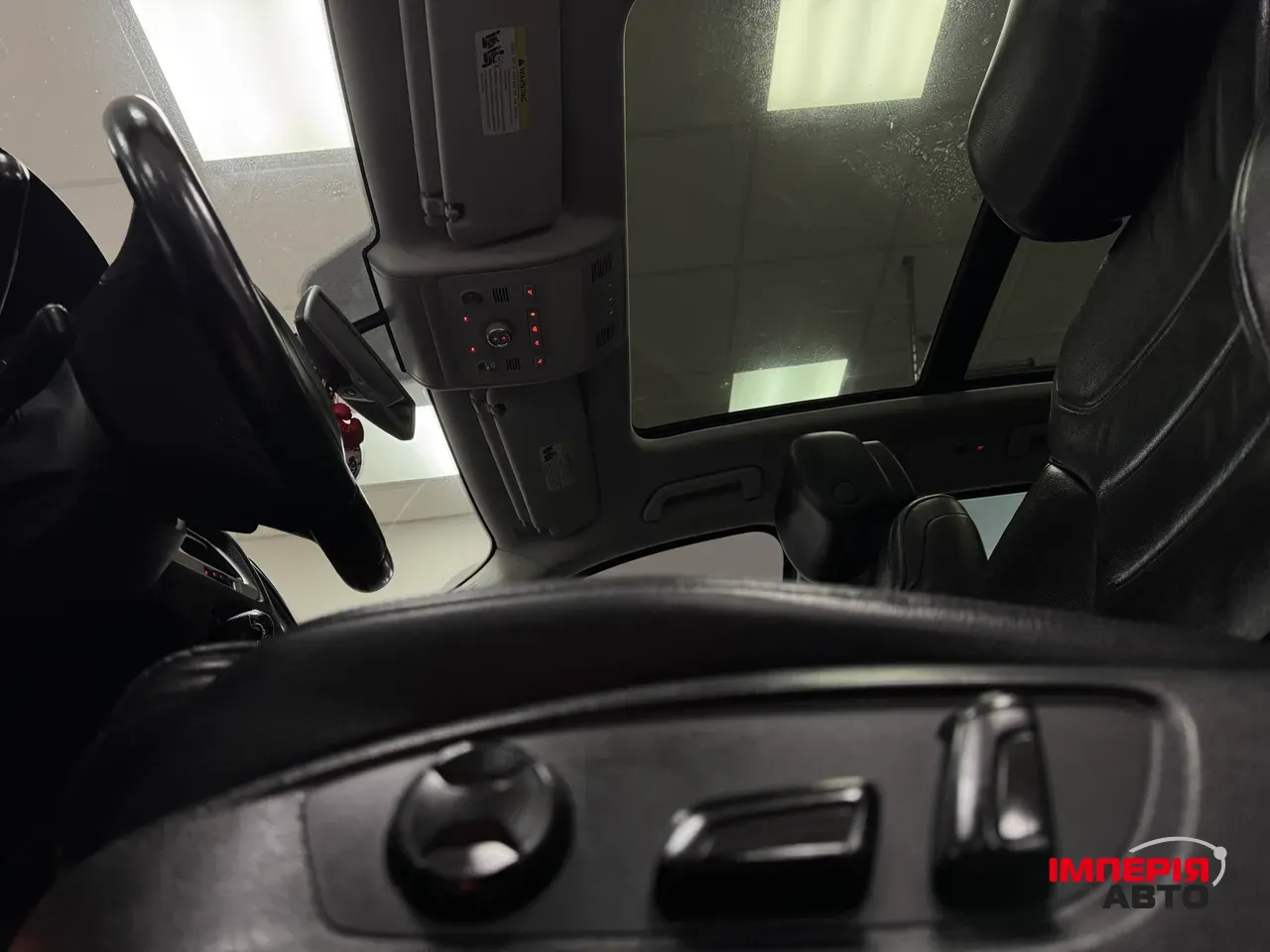 Volkswagen Touareg - фото 8