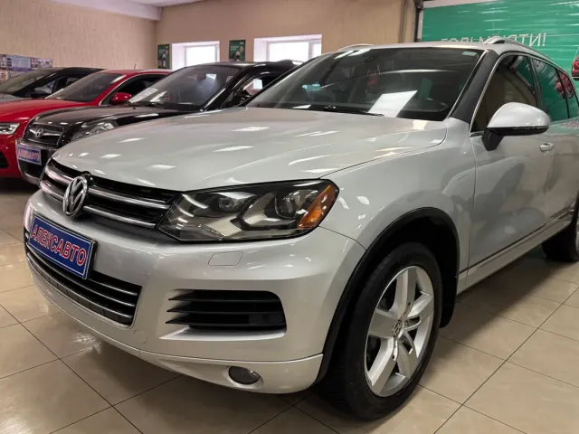 Volkswagen Touareg - фото 1