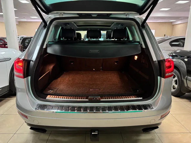 Volkswagen Touareg - фото 3