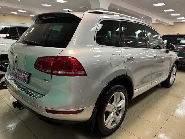 Volkswagen Touareg - фото 4