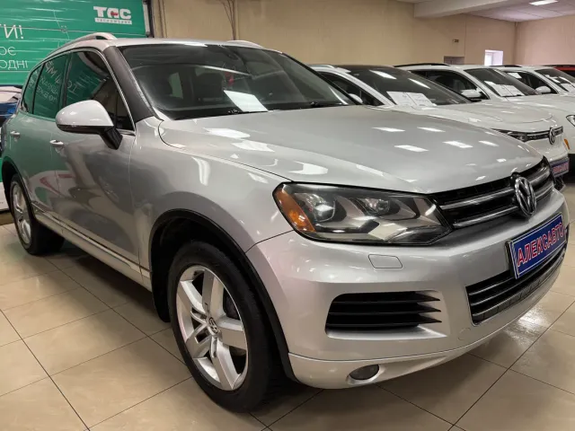 Volkswagen Touareg - фото 5