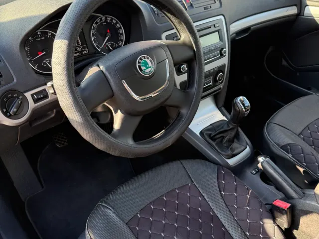 Skoda Octavia - фото 5