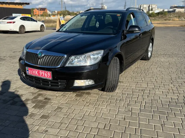 Skoda Octavia - фото 1