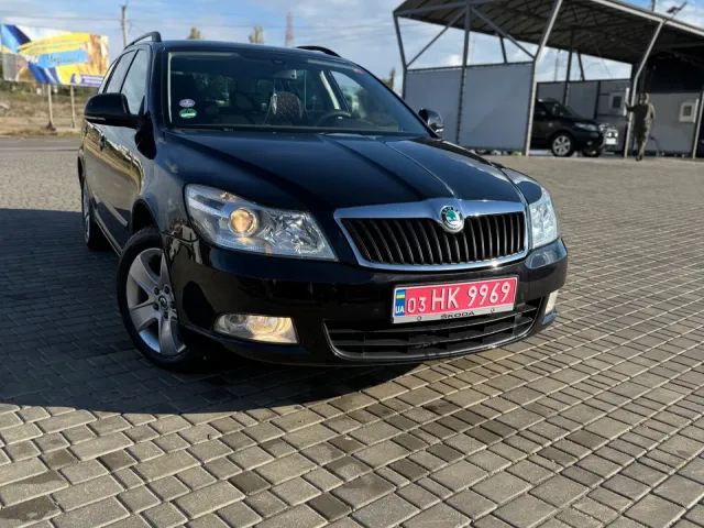 Skoda Octavia - фото 2