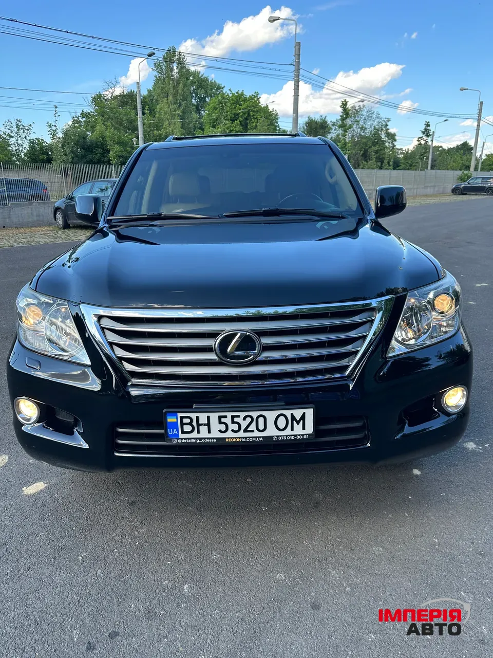 Lexus LX - фото 1