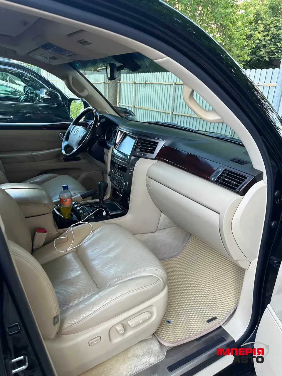 Lexus LX - фото 8