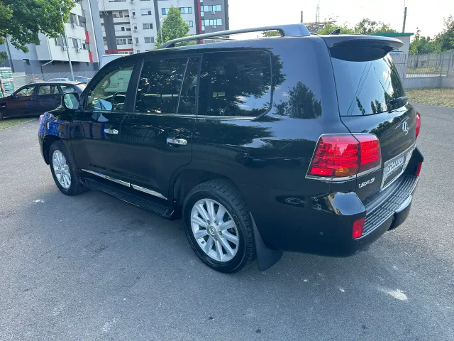 Lexus LX - фото 3
