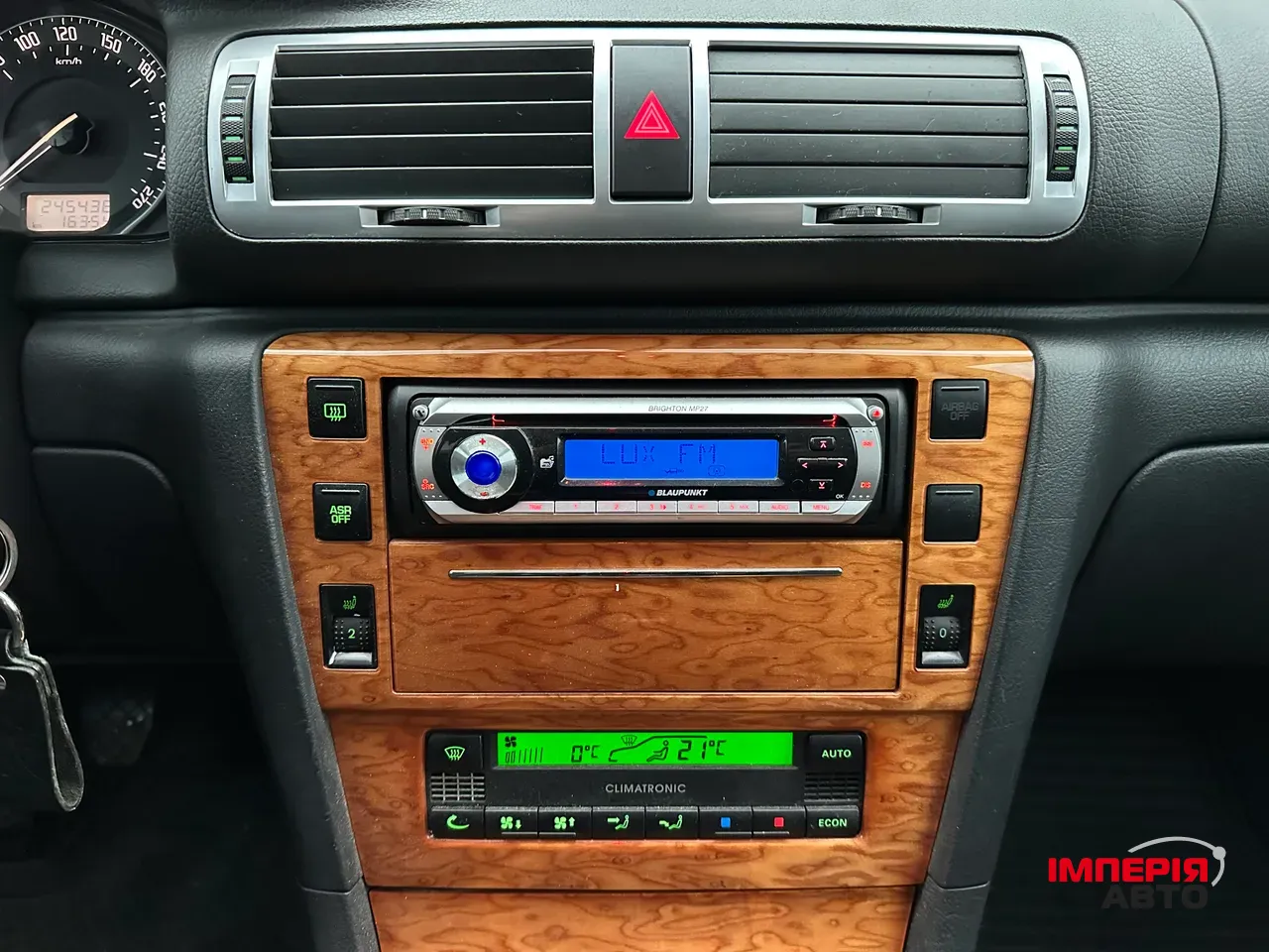 Skoda Superb - фото 10