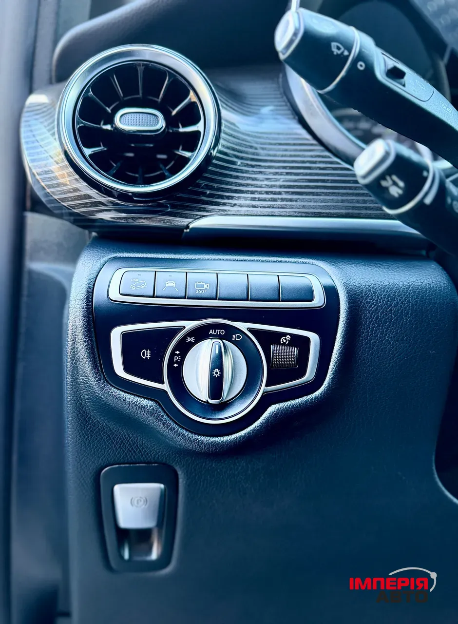 Mercedes-Benz V-Класс - фото 24
