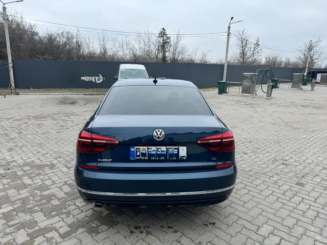 Volkswagen Passat - фото 5