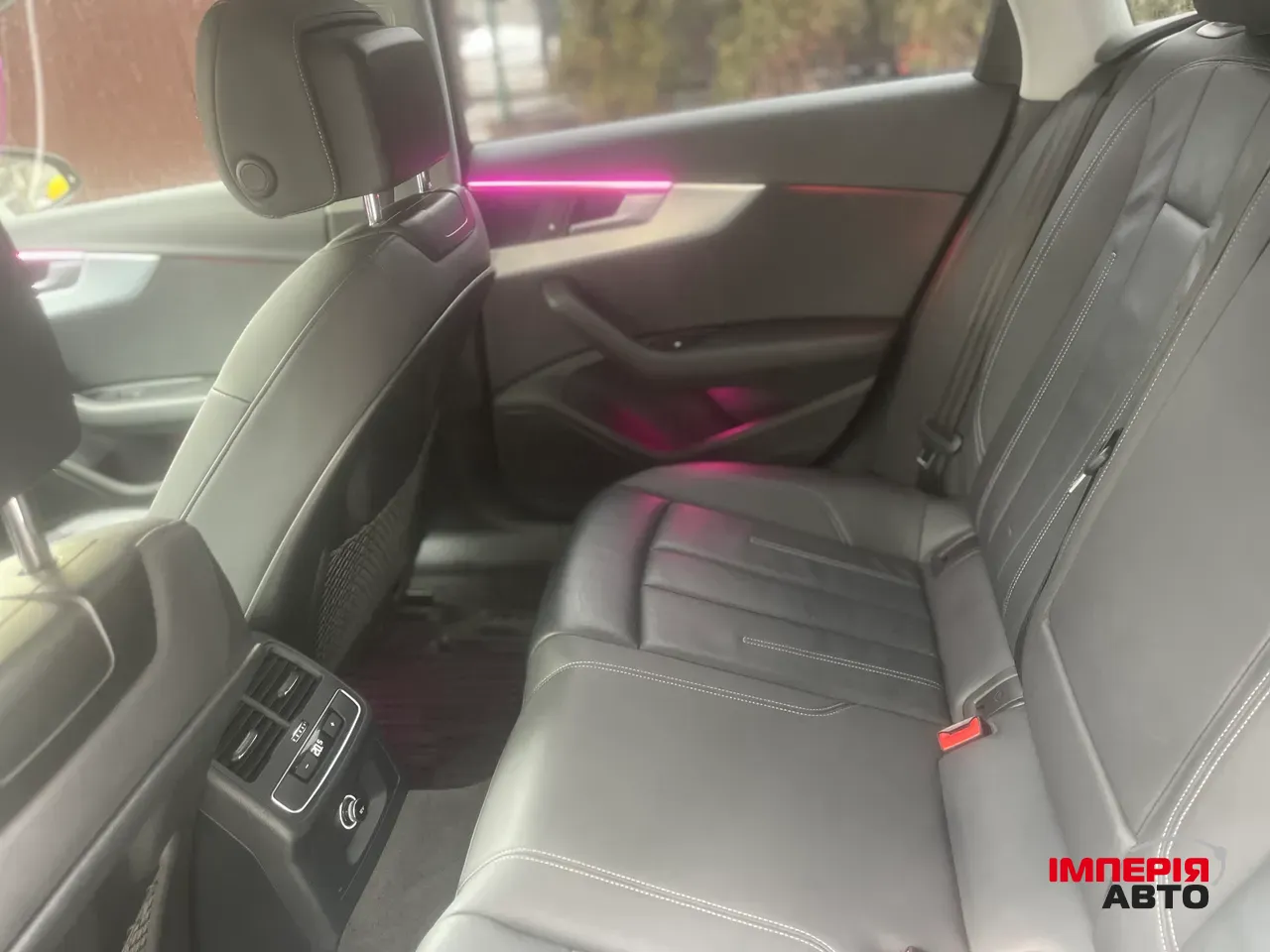 Audi A4 - фото 27