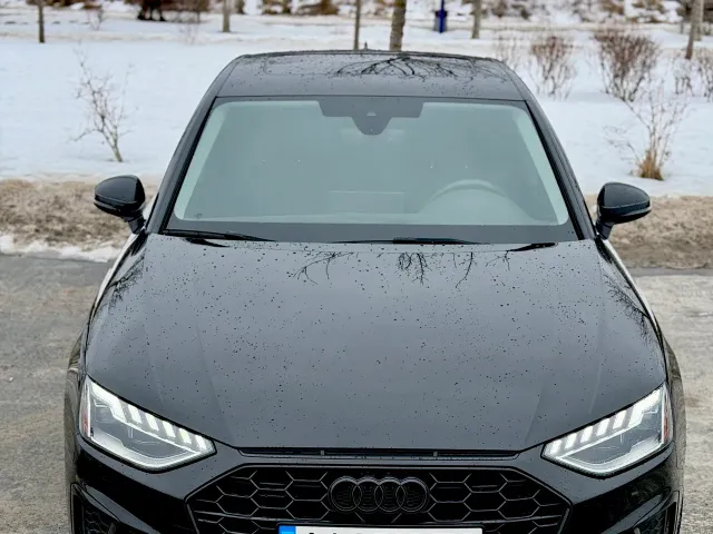 Audi A4 - фото 1