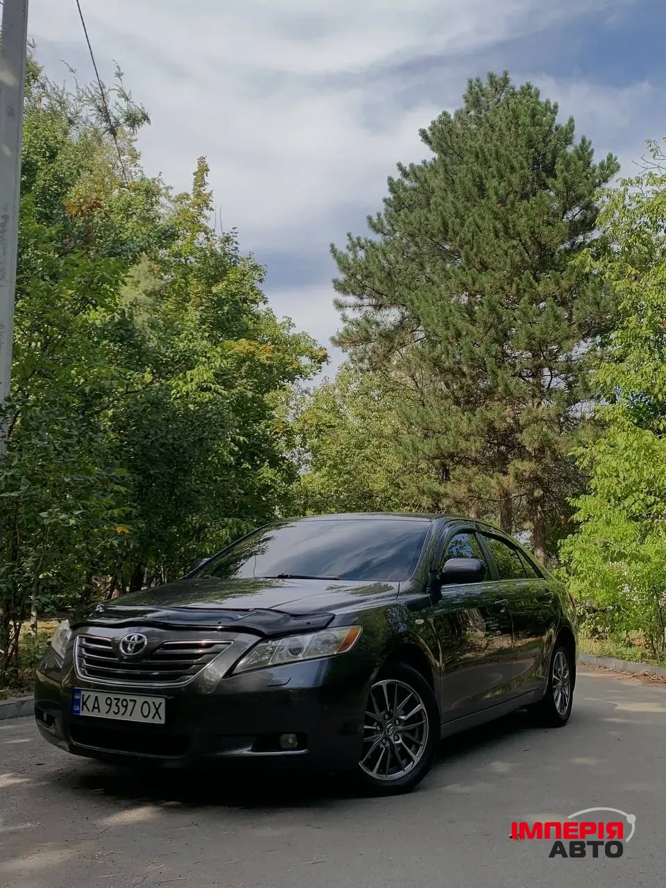 Toyota Camry - фото 1
