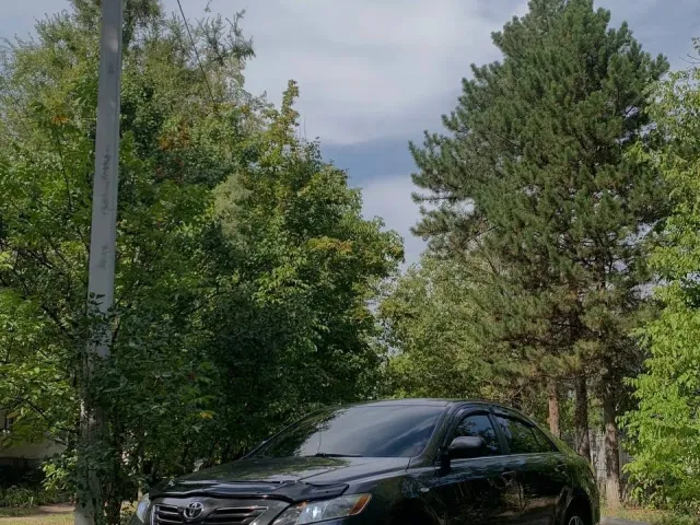 Toyota Camry - фото 2