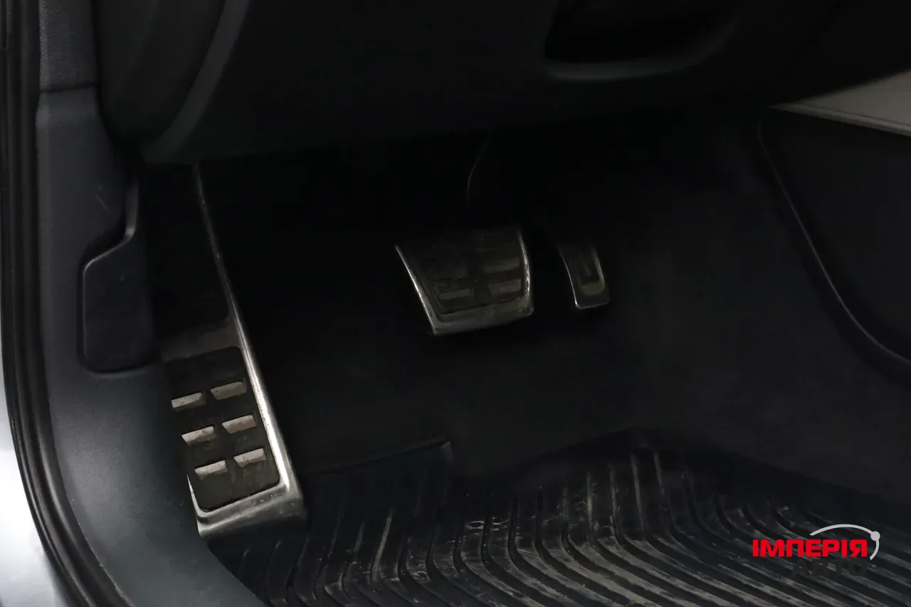 Audi A6 - фото 20