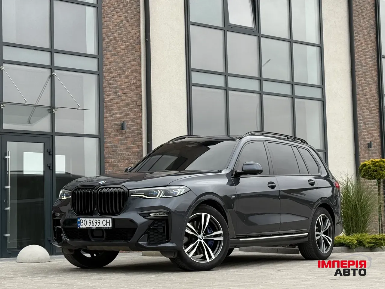 BMW X7 - фото 1