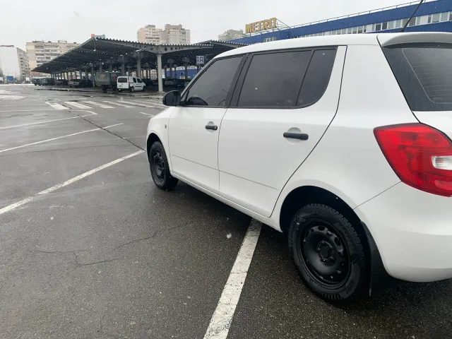 Skoda Fabia - фото 4