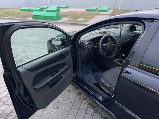 Ford Focus - фото 4