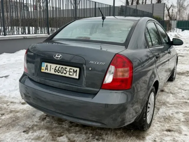 Hyundai Accent - фото 4