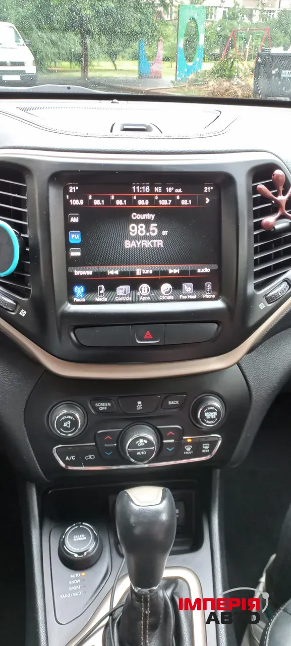 Jeep Cherokee - фото 6