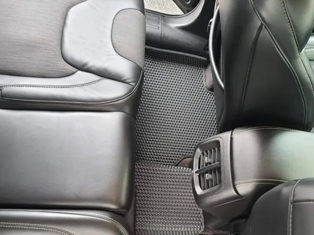 Jeep Cherokee - фото 1