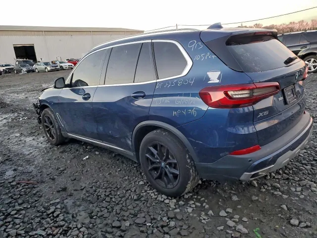 BMW X5 - фото 2