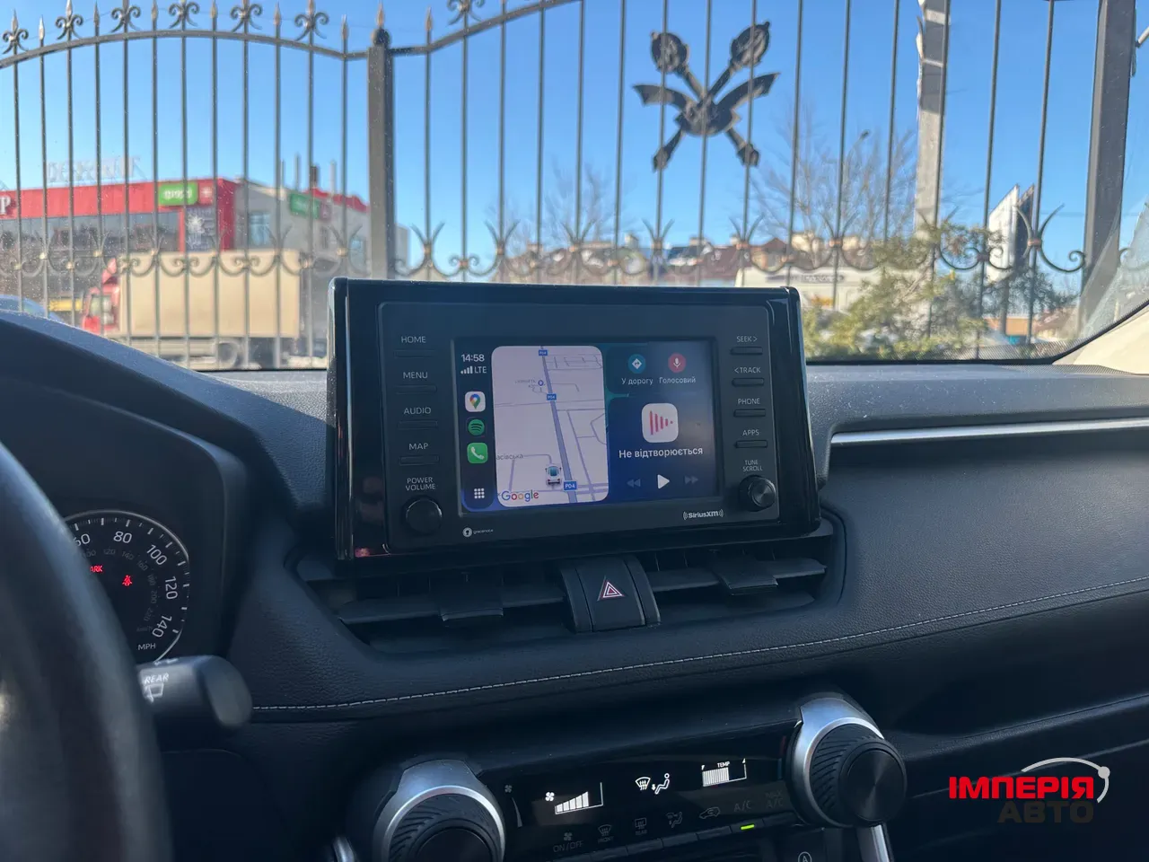 Toyota RAV4 - фото 16