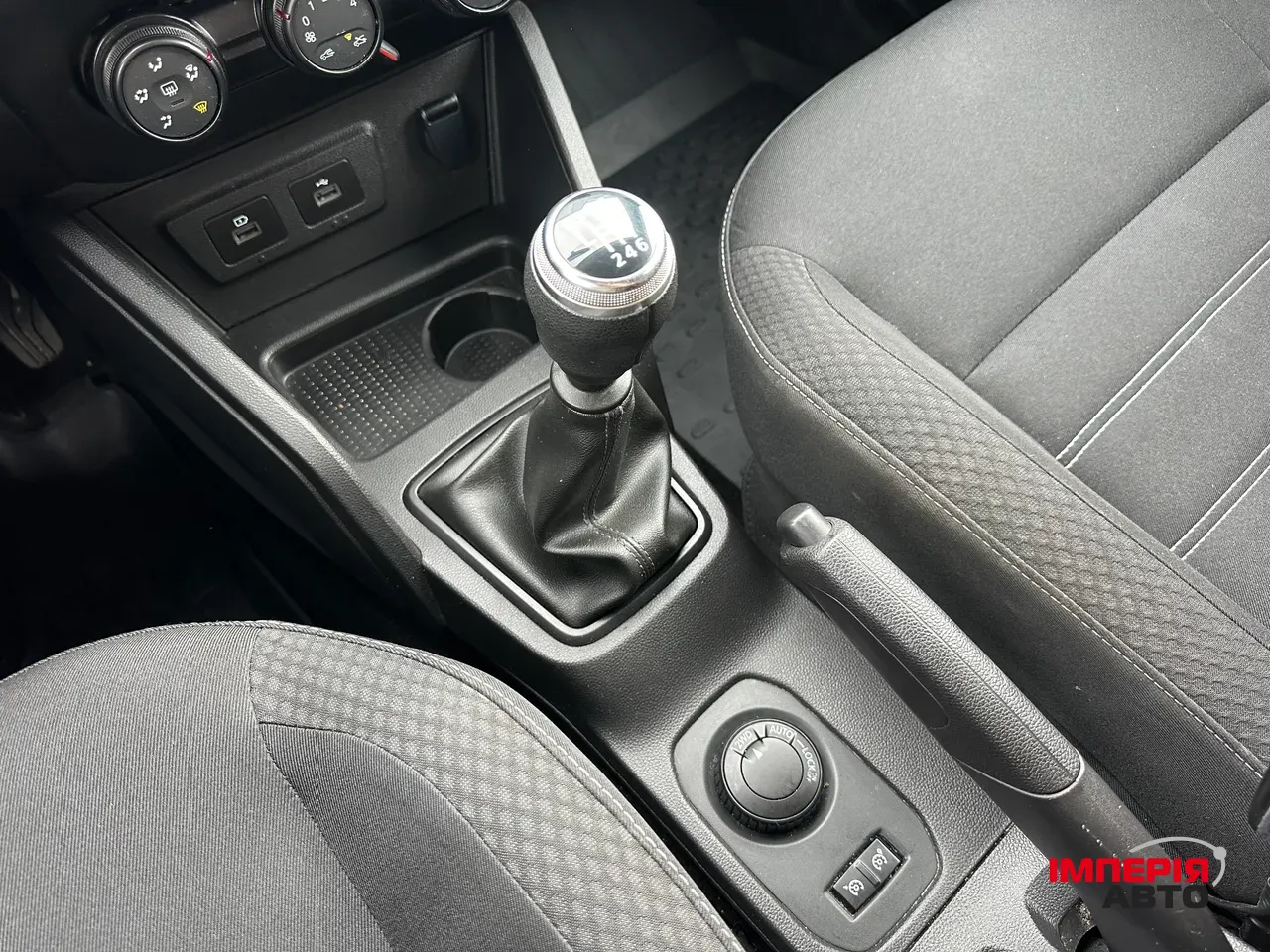 Renault Duster - фото 17