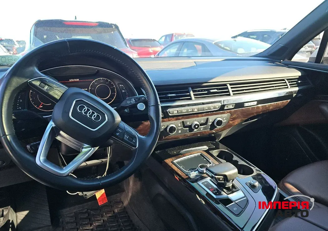 Audi Q7 - фото 8